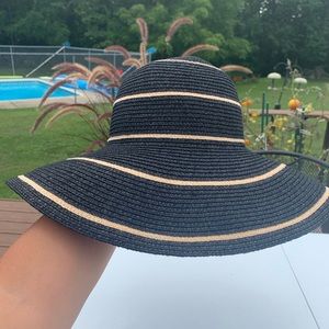 Wallaroo Sun Hat striped perfect vacation hat!